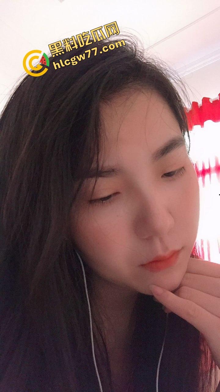 连云港良家少妇『黄霄敏』本是烟火清影,结果全程露脸被做成网盘种子疯传!-5