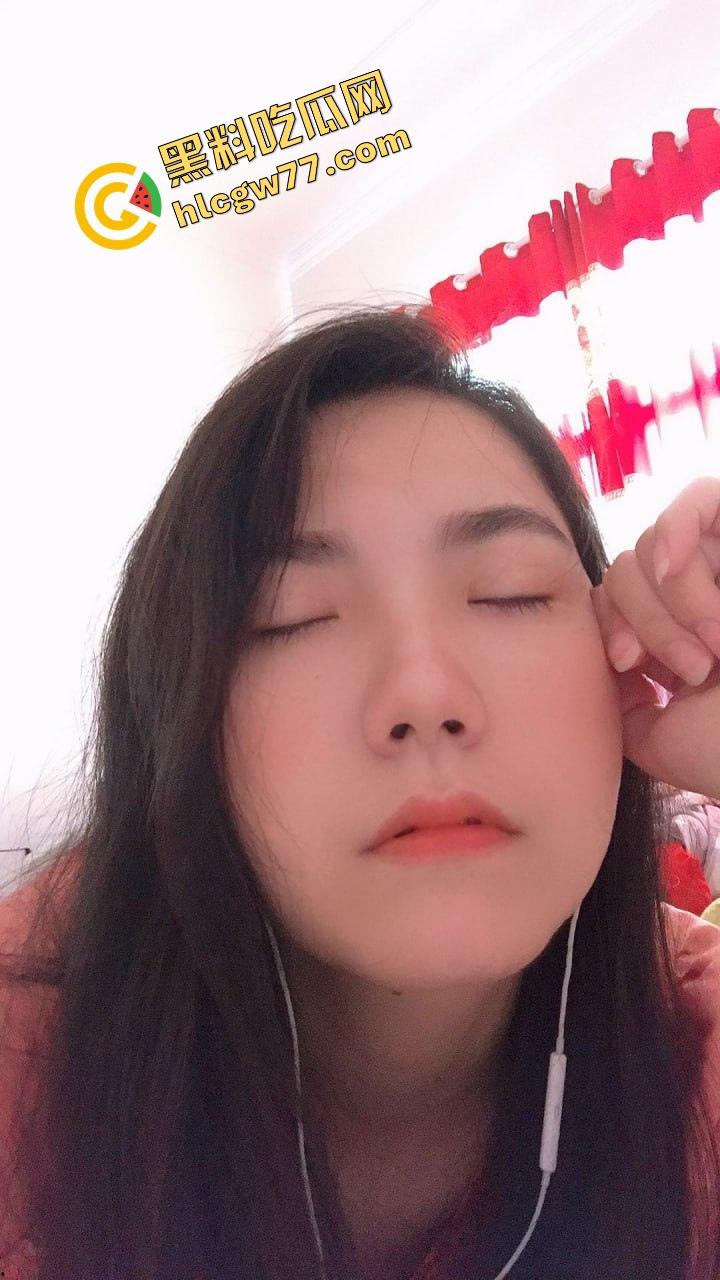 连云港良家少妇『黄霄敏』本是烟火清影,结果全程露脸被做成网盘种子疯传!-6