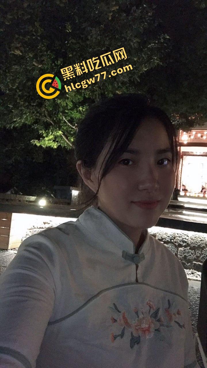 连云港良家少妇『黄霄敏』本是烟火清影,结果全程露脸被做成网盘种子疯传!-7