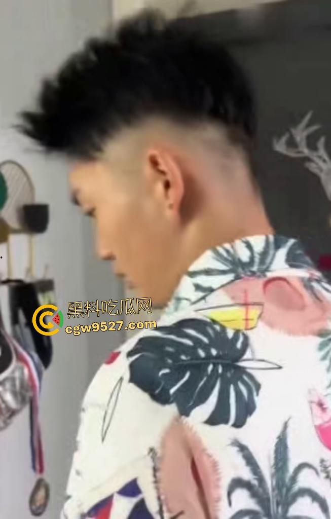 女网友自曝7年婚姻老公出轨！客厅吵架砸东西，吼女儿“爸爸不要你”，全网怒喷活该老公出轨！-6