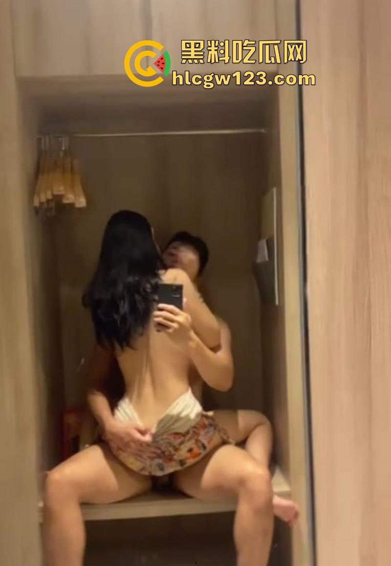 推特大神约炮高颜值女神！巨乳翘臀肤白如雪 被站立后入狂蹬 淫水四溢 把极品女神玩弄股掌之间 ！-1