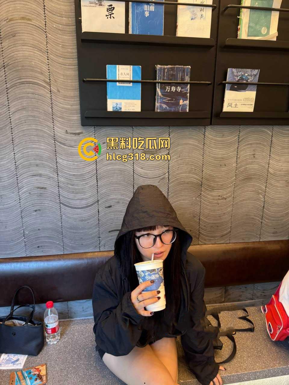 真实投稿！骚逼女友异地出轨成都咖啡店老板，线上聊骚及裸聊各种玩弄，前男友怒爆性爱视频！-9