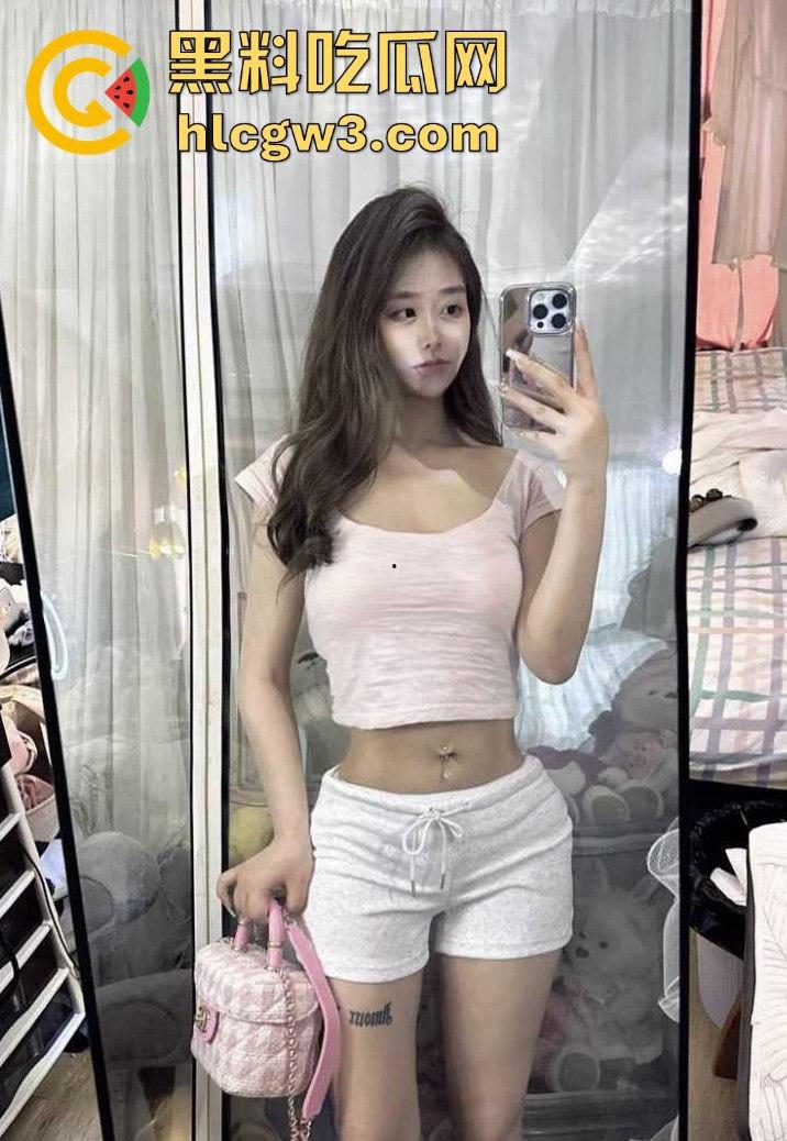 温州师范拜金荡妇【金依然】做外围 卖逼攒钱买名牌,揽客视频骚得不行,母狗姿势尽显吃相难看得要死!-3