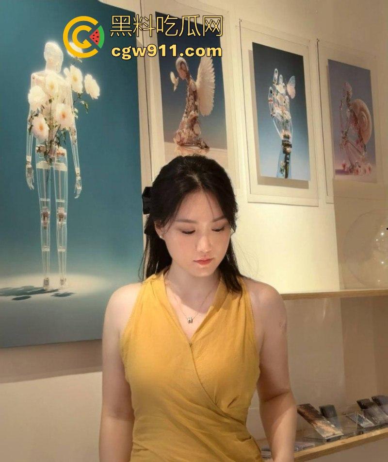 湖北宜昌新婚少妇【胡莉琴】与男友相恋6年修不成正果,分手后闪婚嫁入豪门,遭报复曝光性爱视频!-1