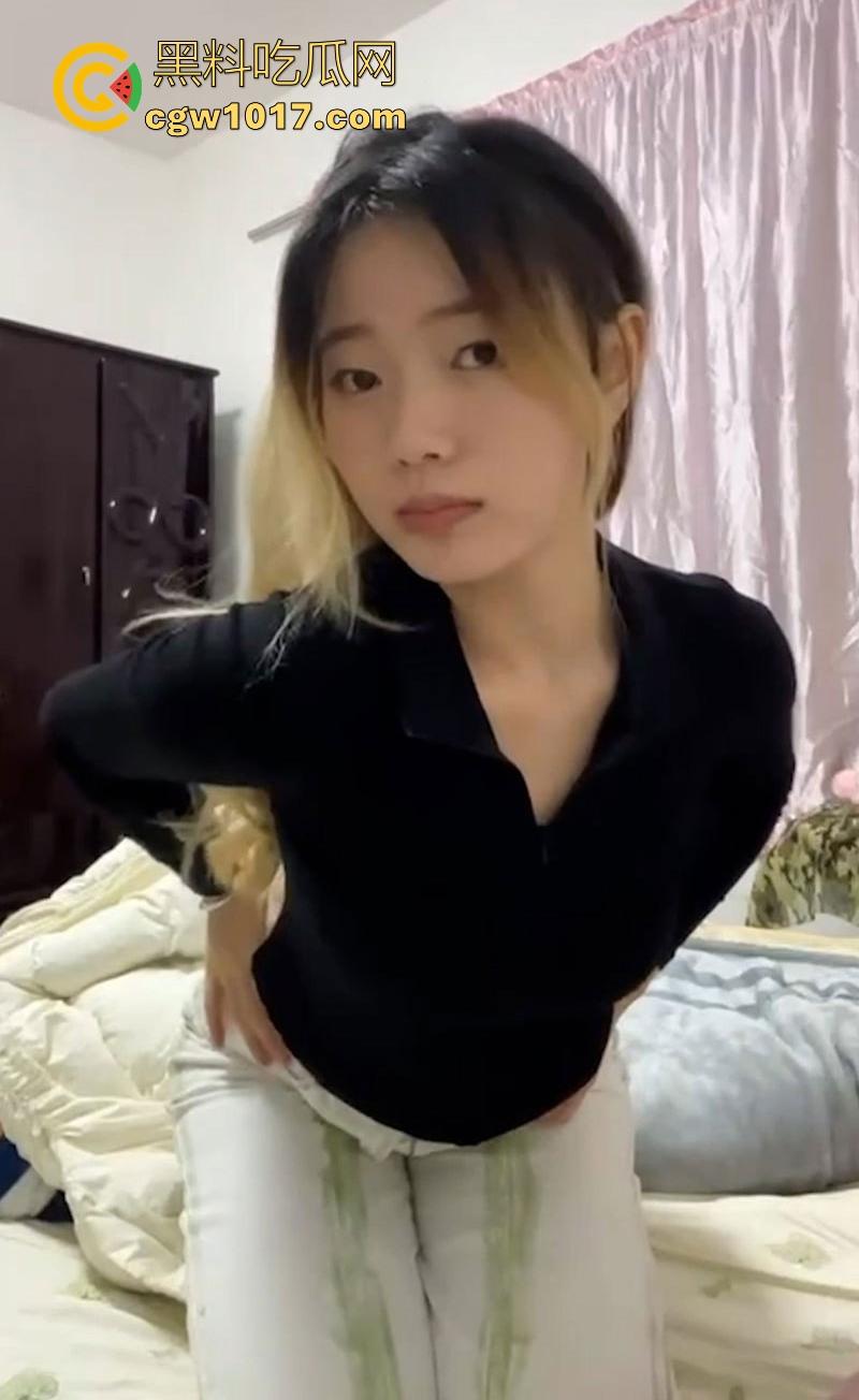 广西大学清纯大一女大【叶雯雯】可爱学妹露脸自慰,私下无比风骚,粉嫩小穴被男友爆操到合不拢!-2