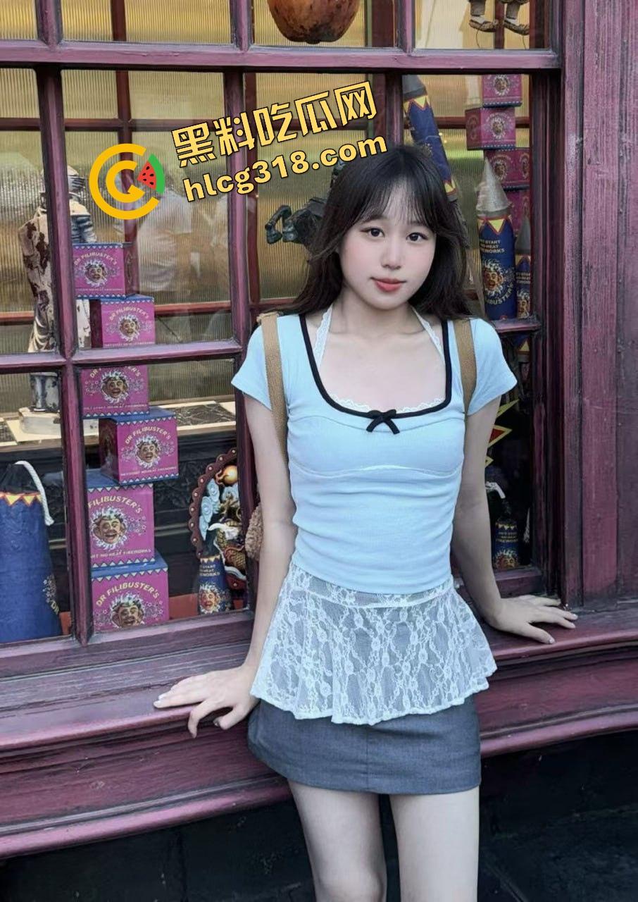 瓜友爆操离婚少妇『赵雪』撅屁股给后入,边被抽插边包粽子,这骚货就喜欢一心两用让人干到发疯!-2