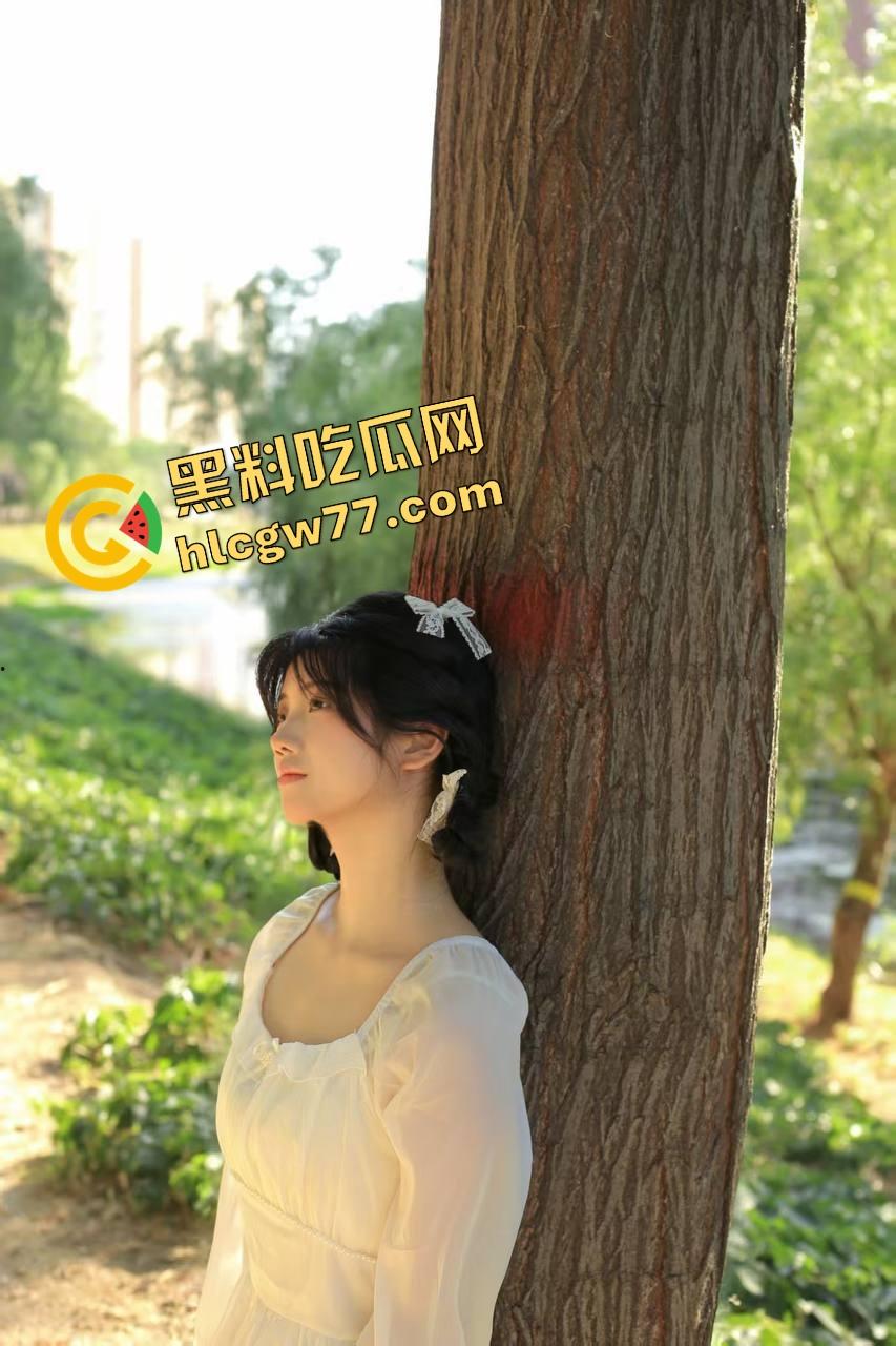 爆艹JK制服骚精【宁璃】被爆干到翻白眼求内射,白丝裹腿浪到整间屋子都是逼味儿!-1