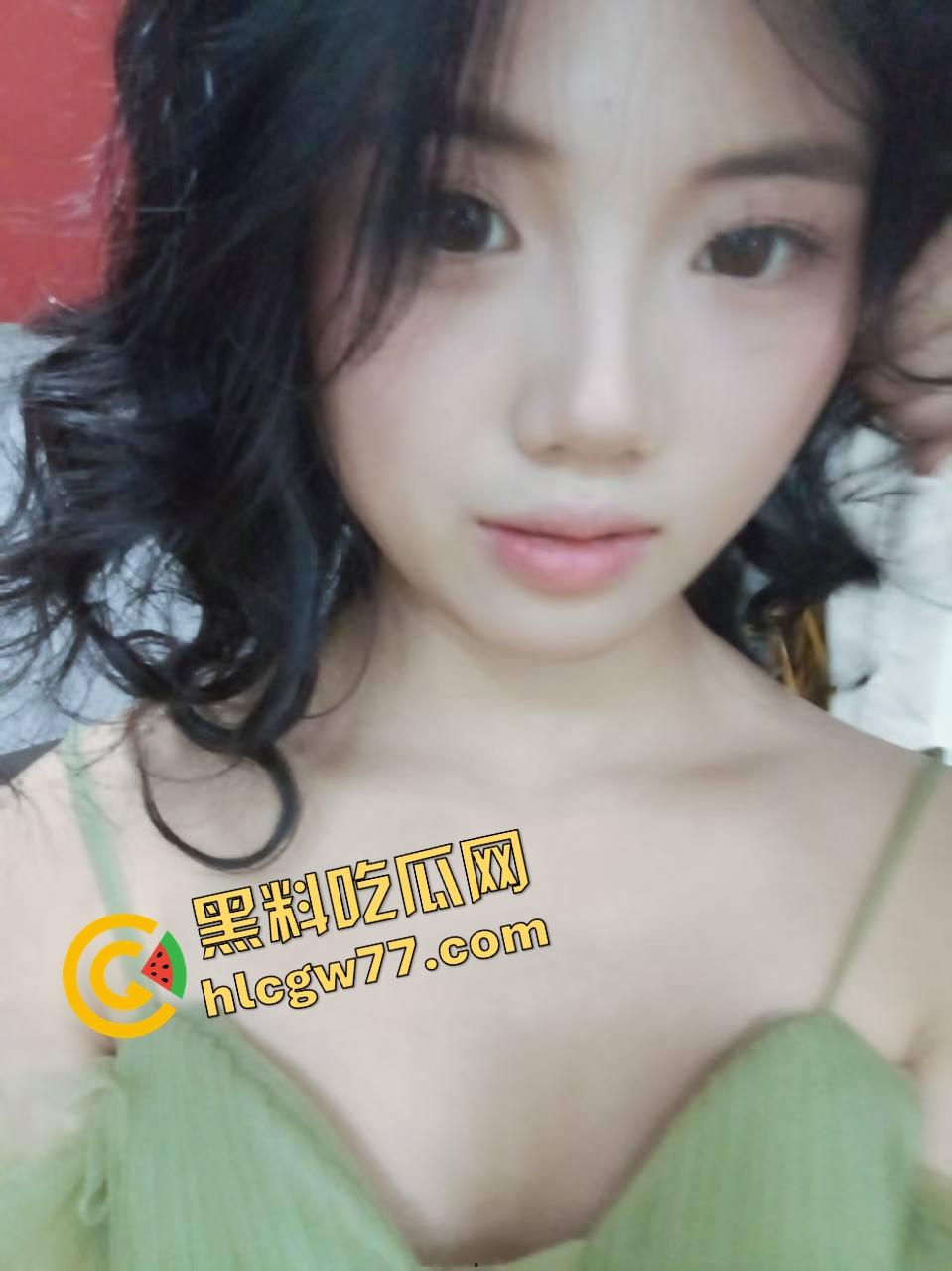 爆艹JK制服骚精【宁璃】被爆干到翻白眼求内射,白丝裹腿浪到整间屋子都是逼味儿!-2