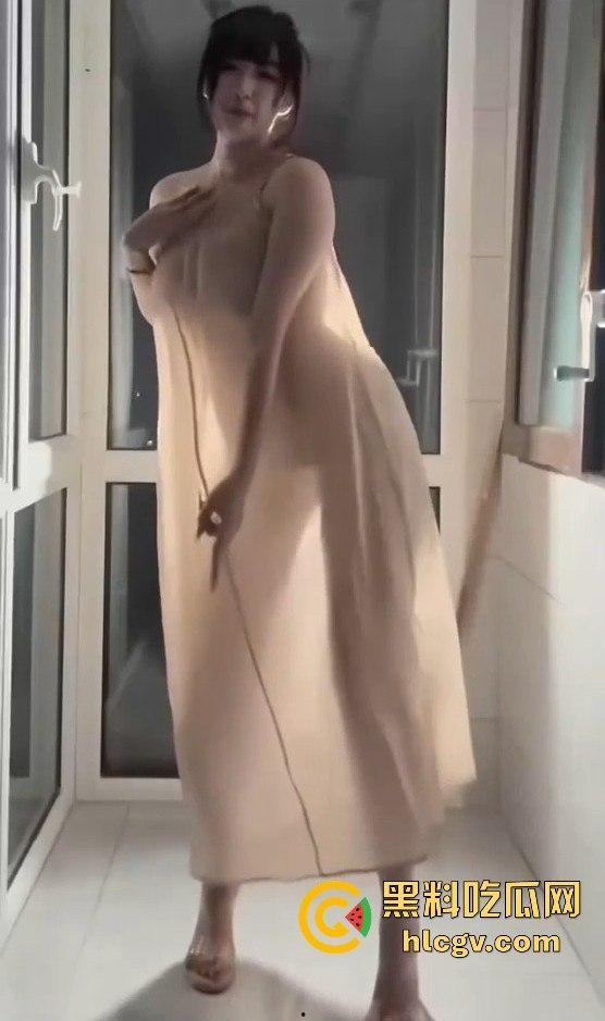 抖音网红开关灯变装骚操作之非常规抖音!美乳摇晃露乳撩人,灯光一暗一明,个个都让人上头!-4