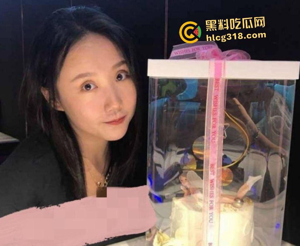 南华大学大三学姐【李蓉妹】开学前被准大一富二代约开房！大黑乳晕一直被扇，这奶子真硬！-1