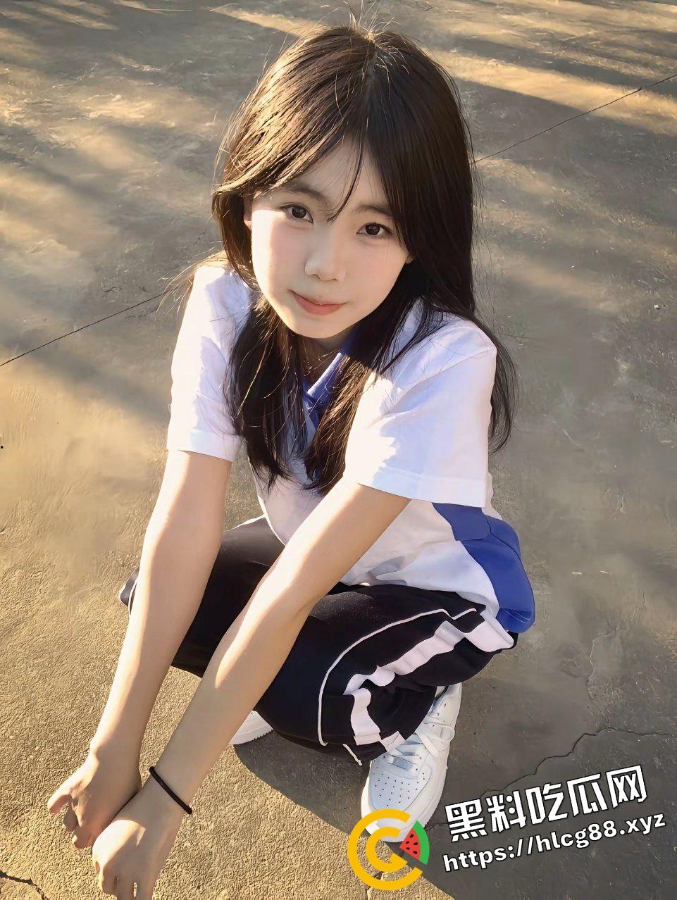 深圳高中清纯嫩妹反差婊【徐艺菲】放学后穿深圳校服开房操逼，捆绑束缚各种暴插嫩穴娇喘！-2