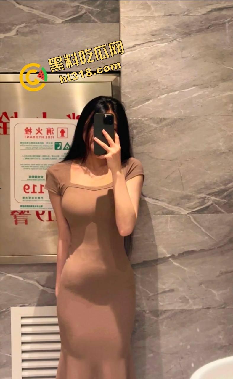 宁波万象城柜姐『赵媛幂』天生白虎馒头逼,极品小穴光蹭牛子就让人爽飞,大哥太多一月都约不到一次!-4