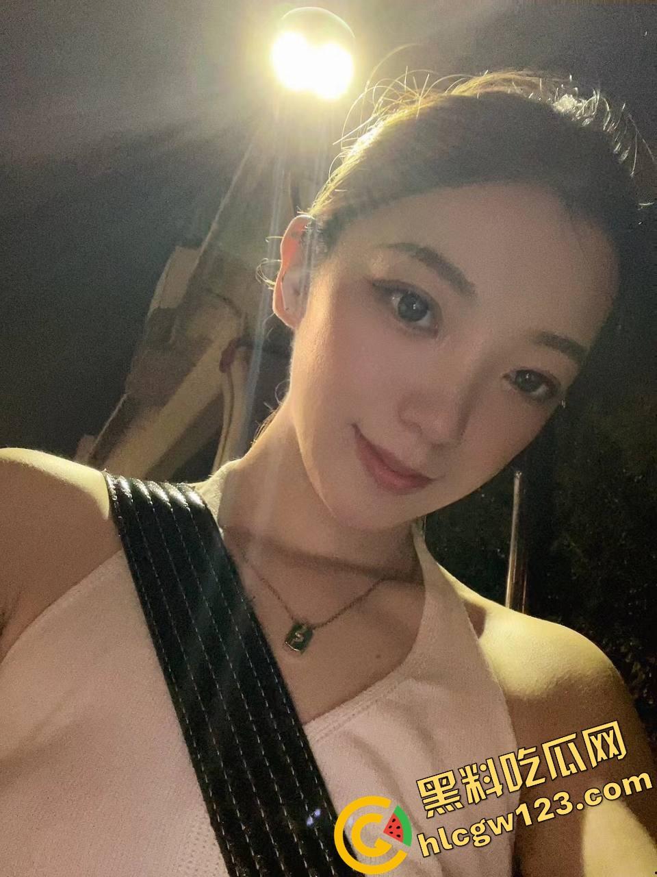 王者荣耀一句CPDD离婚奔现,纯爱女战士月供2000买烟养男人还给看逼,最后渣男边吃烤肉边提分手!-11