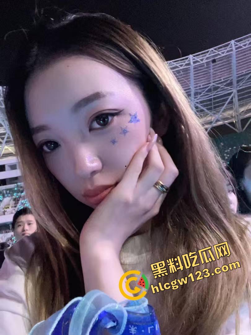 王者荣耀一句CPDD离婚奔现,纯爱女战士月供2000买烟养男人还给看逼,最后渣男边吃烤肉边提分手!-12