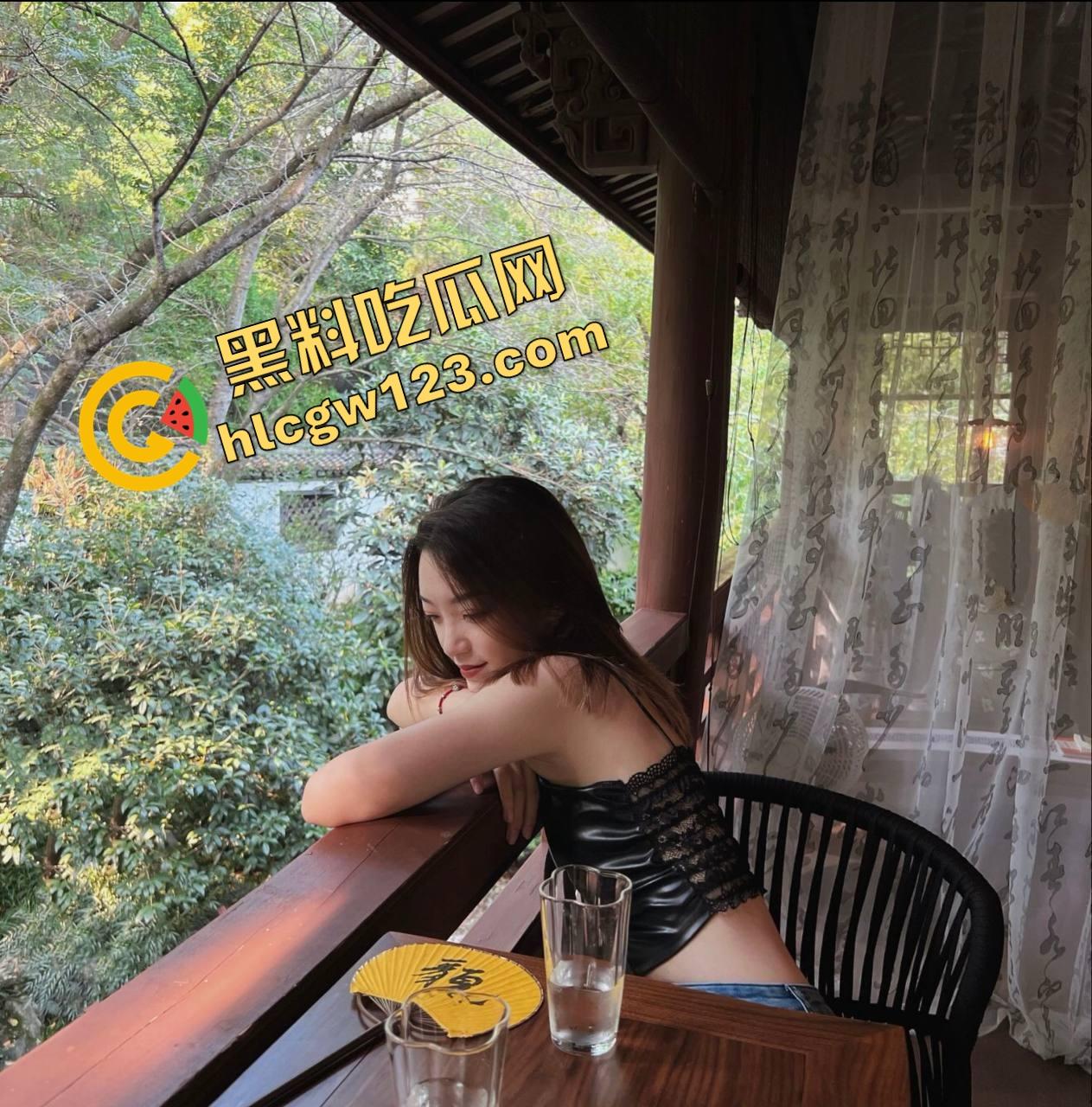 王者荣耀一句CPDD离婚奔现,纯爱女战士月供2000买烟养男人还给看逼,最后渣男边吃烤肉边提分手!-14