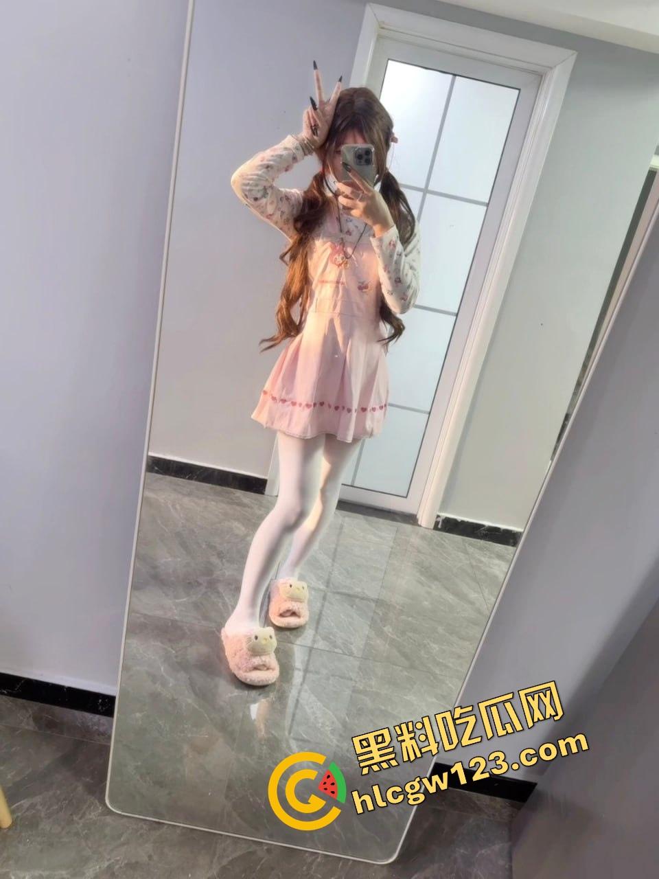 合肥少妇『马娇娇』的屁股会说话,蜜桃肥臀一拍就翘,后入榨得直流白浆,屁股都学会讨好了!-4