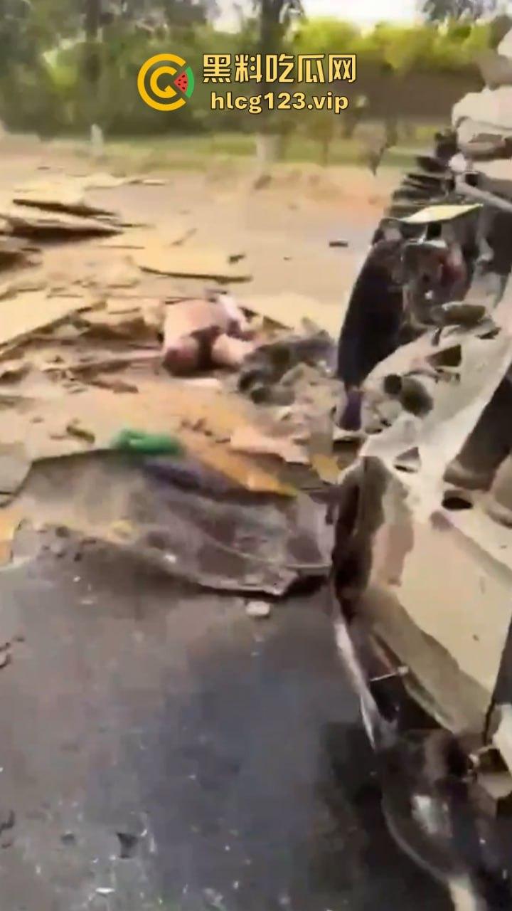 河北廊坊公交车突发车祸 老人孩子死伤无数 现场伤亡视频曝光-10