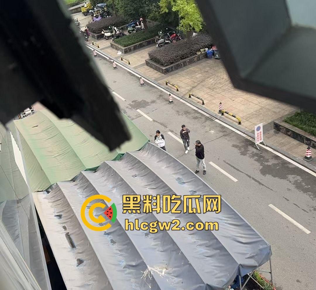 成都猪脚饭店爆雷！潲水桶的油循环再用，健康又美味，老板娘废物利用一绝！-4