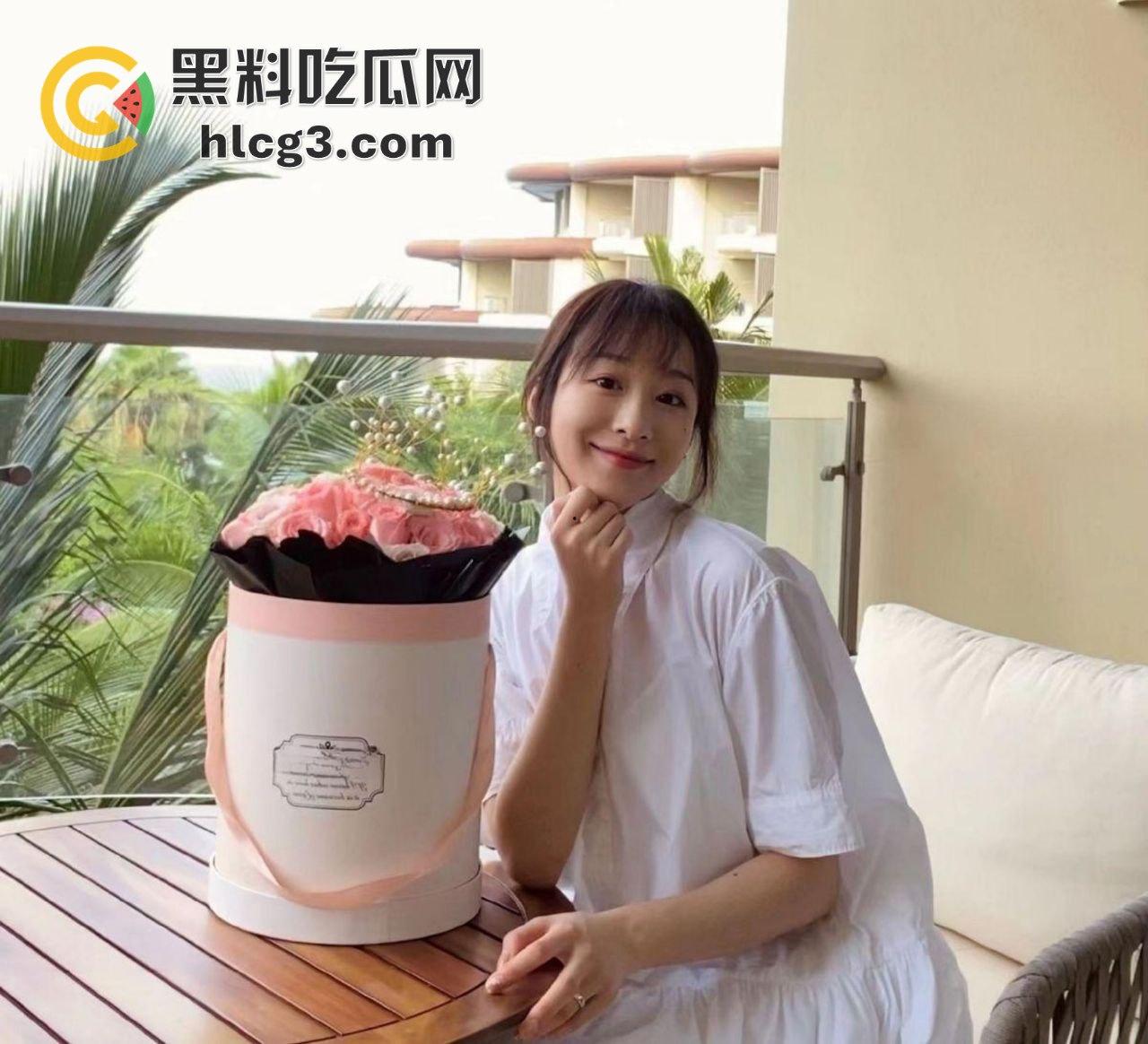 叶璇亲密旅拍视频流出，上海美女与青岛男友激情狂欢，云盘泄密大尺度片段引发轰动！-12