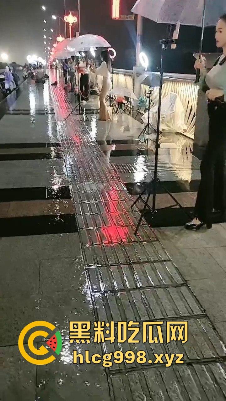 山西网红一条街！南州大桥下全是网红乞丐，美女挤满400多人，乞讨都成产业了！-2