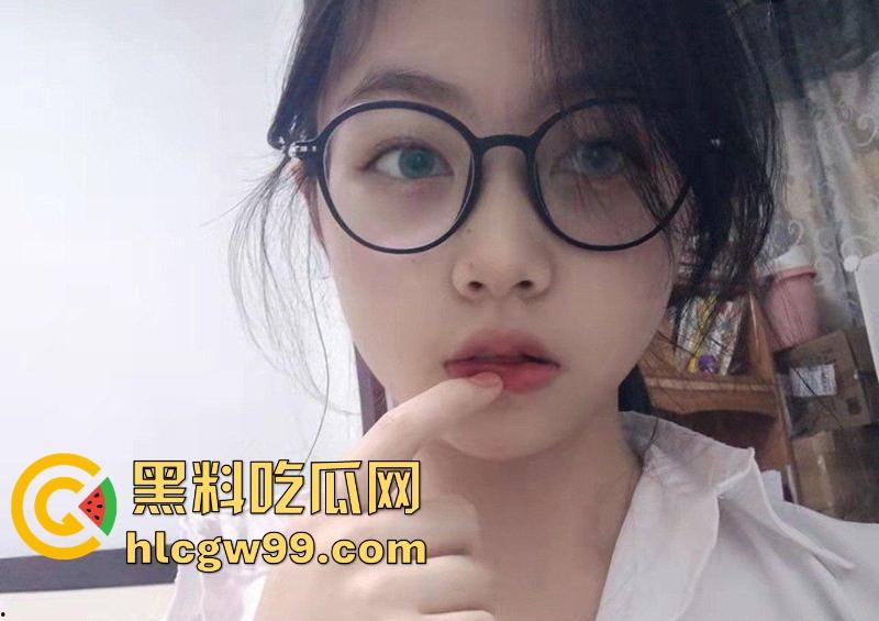 武汉大学反差眼镜女大【林新一】被金主调教视频曝光，各种场合忘我口交，表情销魂口技一流！-2