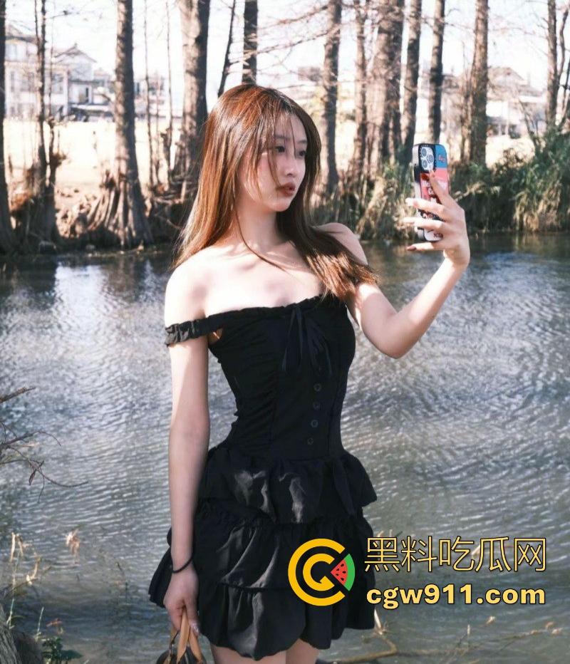 英国留学生【张慧敏】约炮视频曝光，黑丝美腿极品身材，按头口交无套后入猛操，反差魅力炸裂！-3