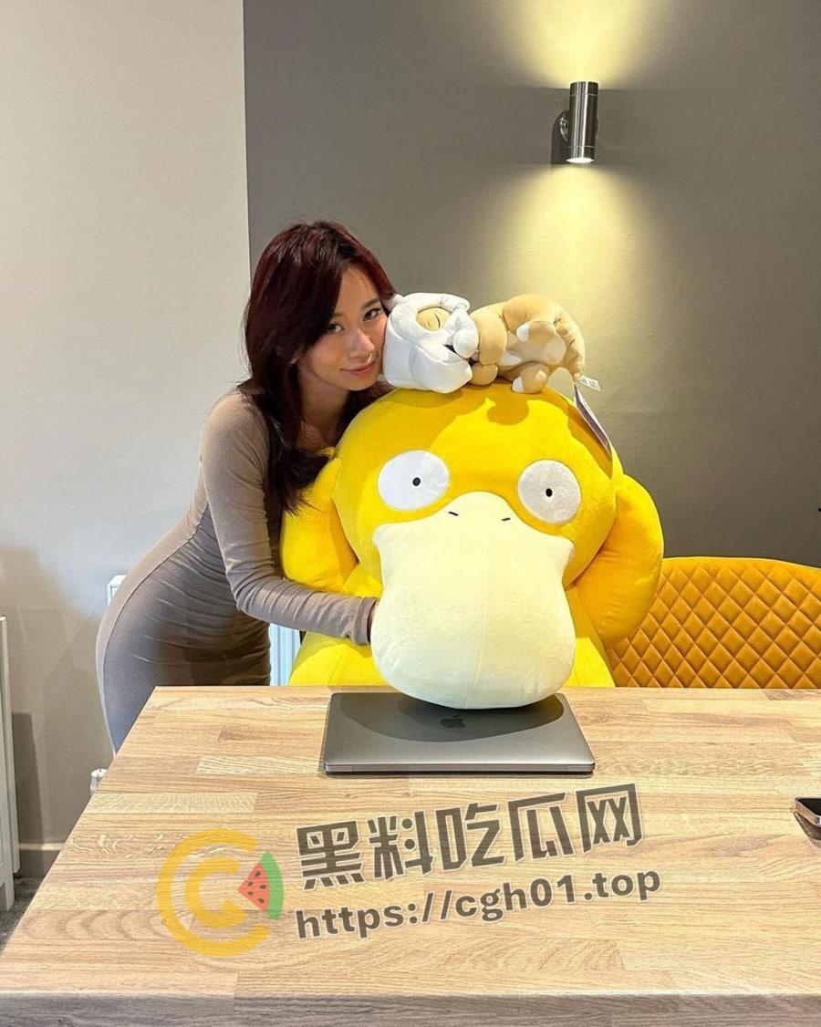 新加坡极品网红 喜欢被颜射的臭母狗 按头深喉到胃 骚鸡就该这么玩-4