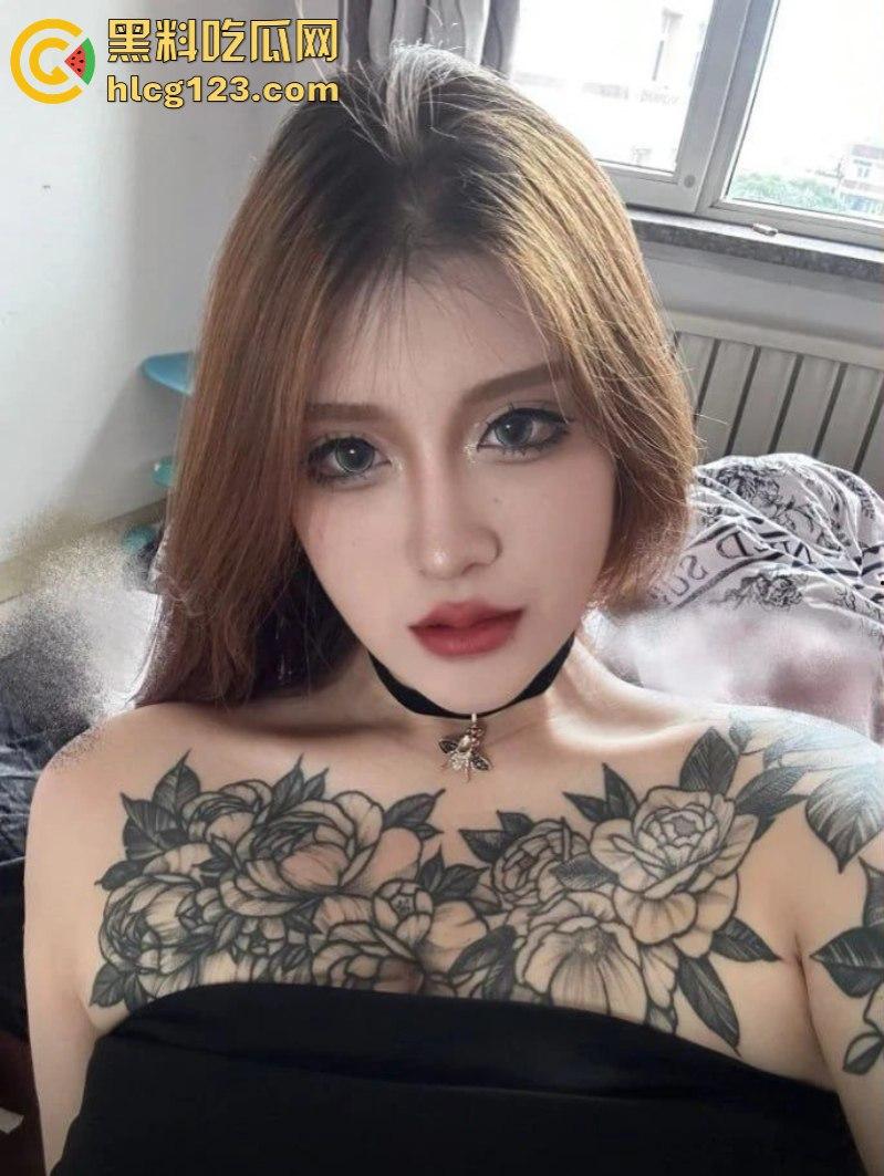 快手/抖音反差骚母狗【迷人大野驴】流出大尺度福利私拍 霸气纹身还真有看点！-7