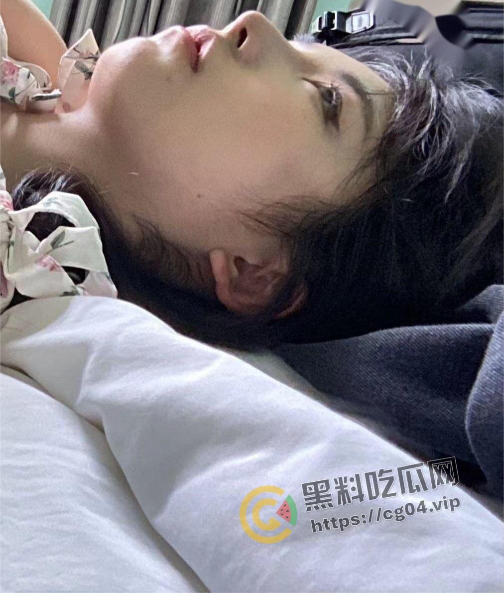 癞蛤蟆终于吃到了天鹅肉！蛰伏多年的猥琐男终于追到了女神 直接给干哭 还把女神给曝光了出来炫耀 多图警告-14