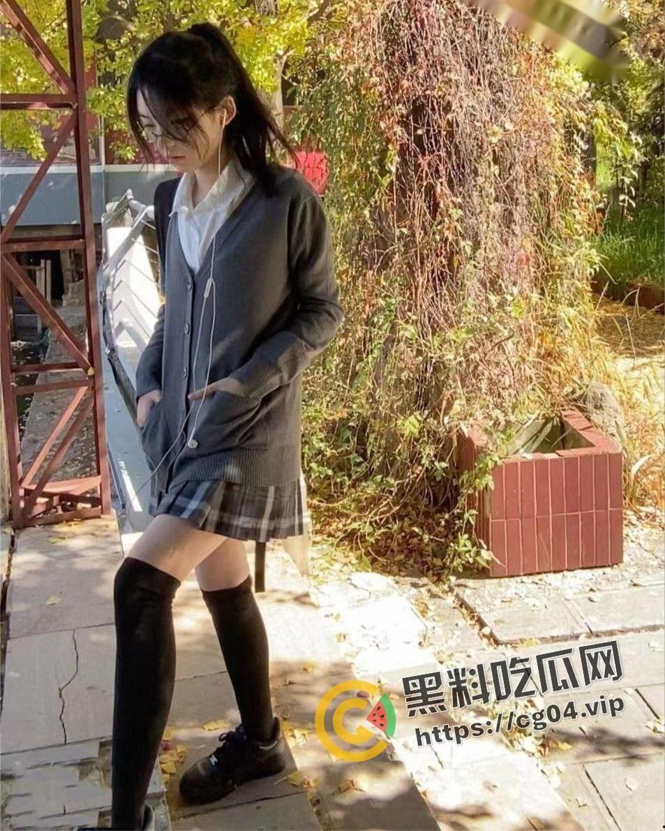 癞蛤蟆终于吃到了天鹅肉！蛰伏多年的猥琐男终于追到了女神 直接给干哭 还把女神给曝光了出来炫耀 多图警告-22