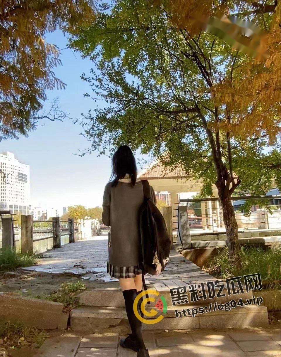 癞蛤蟆终于吃到了天鹅肉！蛰伏多年的猥琐男终于追到了女神 直接给干哭 还把女神给曝光了出来炫耀 多图警告-23