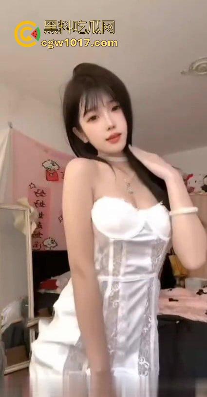 极品身材网黄博主【乖乖】自慰福利曝光，瘦美巨乳福利姬，黑丝蕾边骚舞点爆全场，粉嫩美穴被跳蛋填满，太顶了！-2