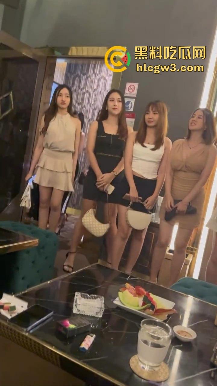 土方老板的年底选妃大会，工程款一结小曲一响，百位爱妃齐B短裙排队上场，各个身材火辣骚浪到极致！-14