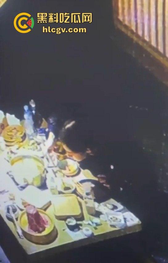 小仙女白嫖神操作！没舔狗付钱，竟拔逼毛栽赃商家，老板看傻眼！-9