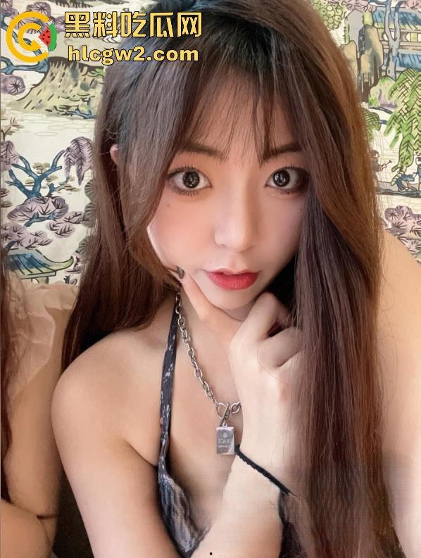 中职校巨乳老师『孟可心』酒店约炮,肉乎乎的身材抱起来狂操!微胖身材就是YYDS,操到停不下来!-1