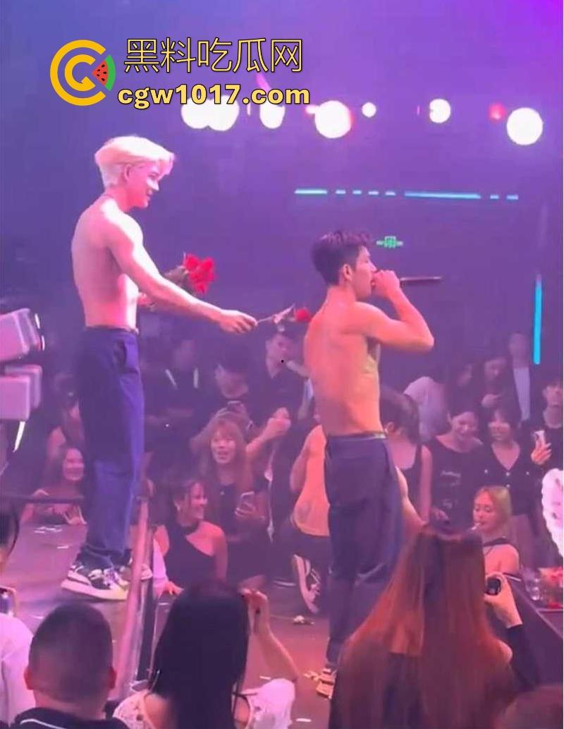 经济下行的今天KTV会所男模都变得正规化,每个言行举止都有规定,颜值只是入场券,想赚的更多那就得更努力!-7