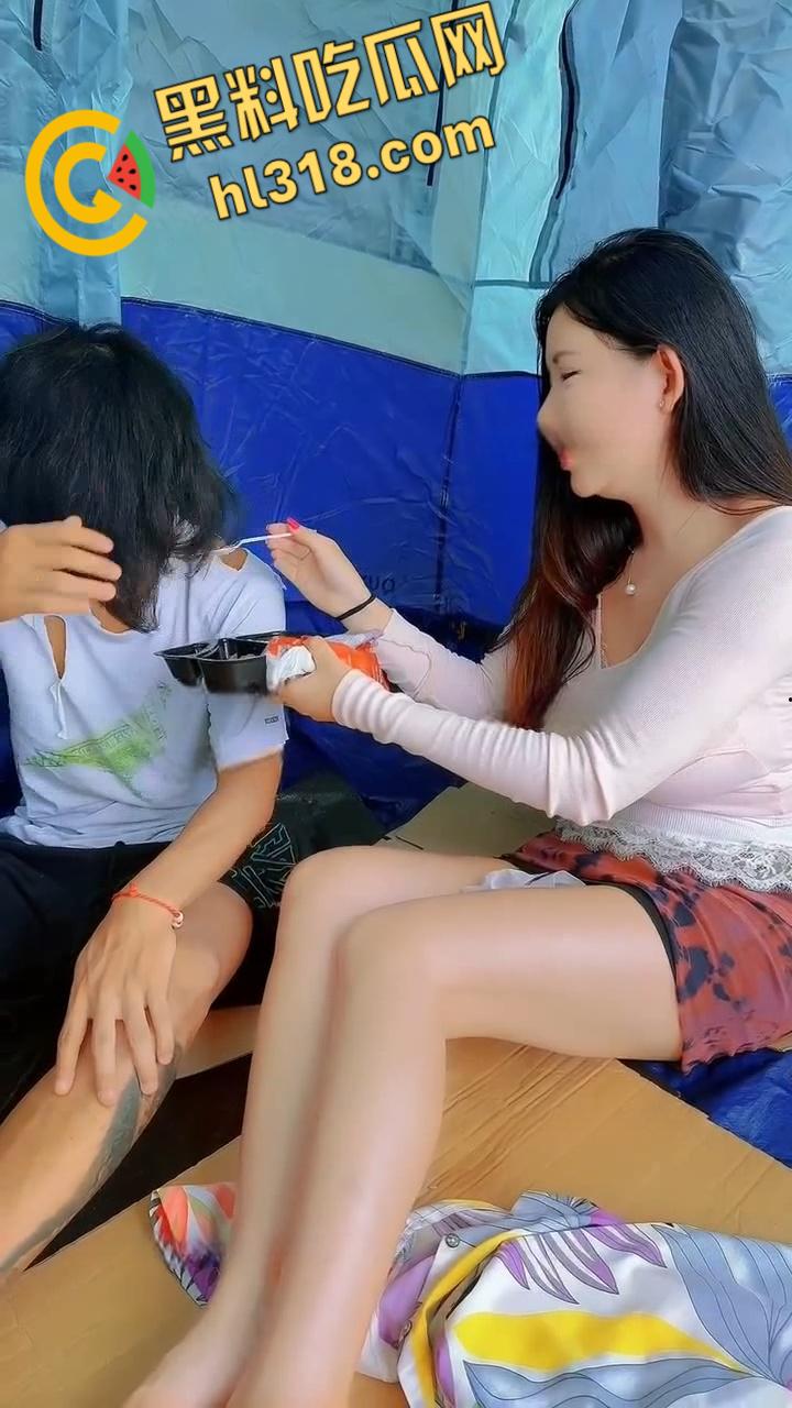 抖音极品尤物【李雅】,反差母狗化身性菩萨,野外勾引流浪汉做爱,爽到双腿夹紧翻白眼 !-2