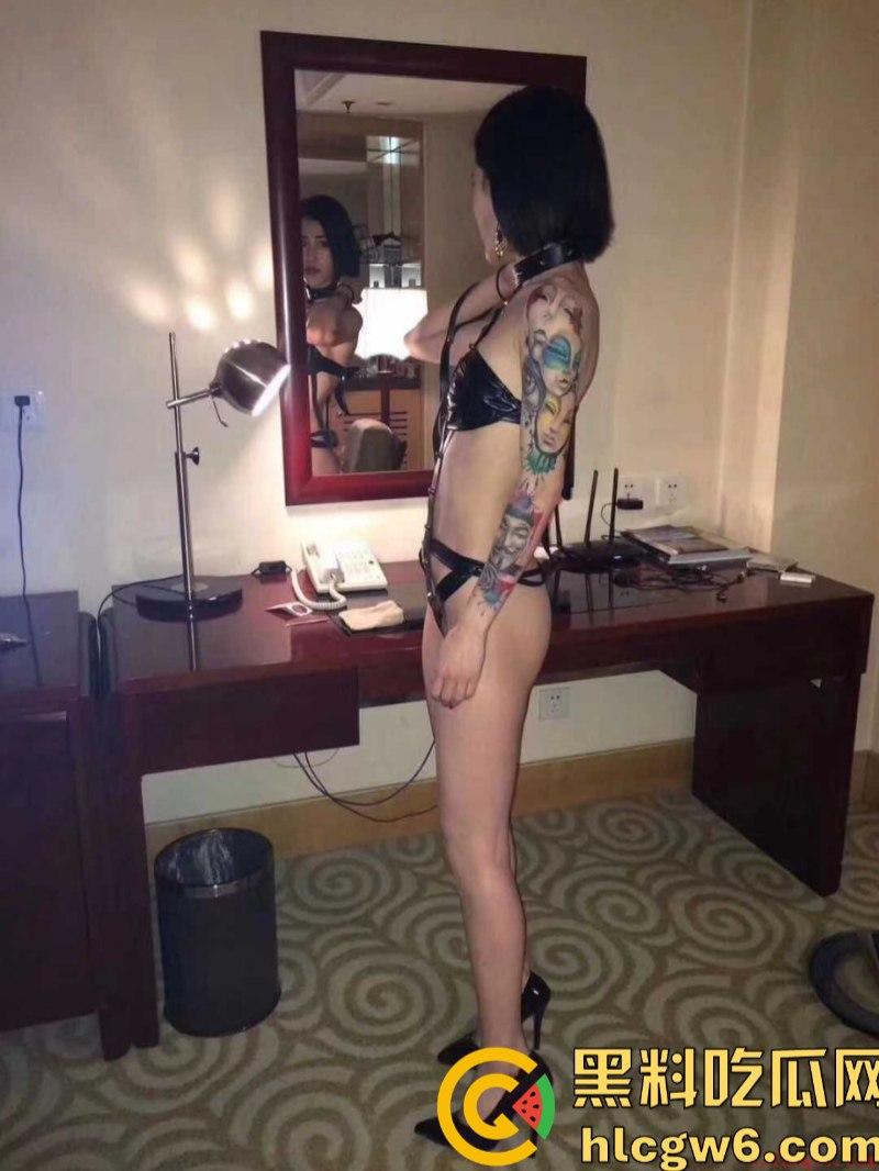 北京富婆贱母狗【汪丽颖】疾迷sm调教 激情邀请男人上门调教 主动舔脚操屁眼 聊天记录超骚！-14