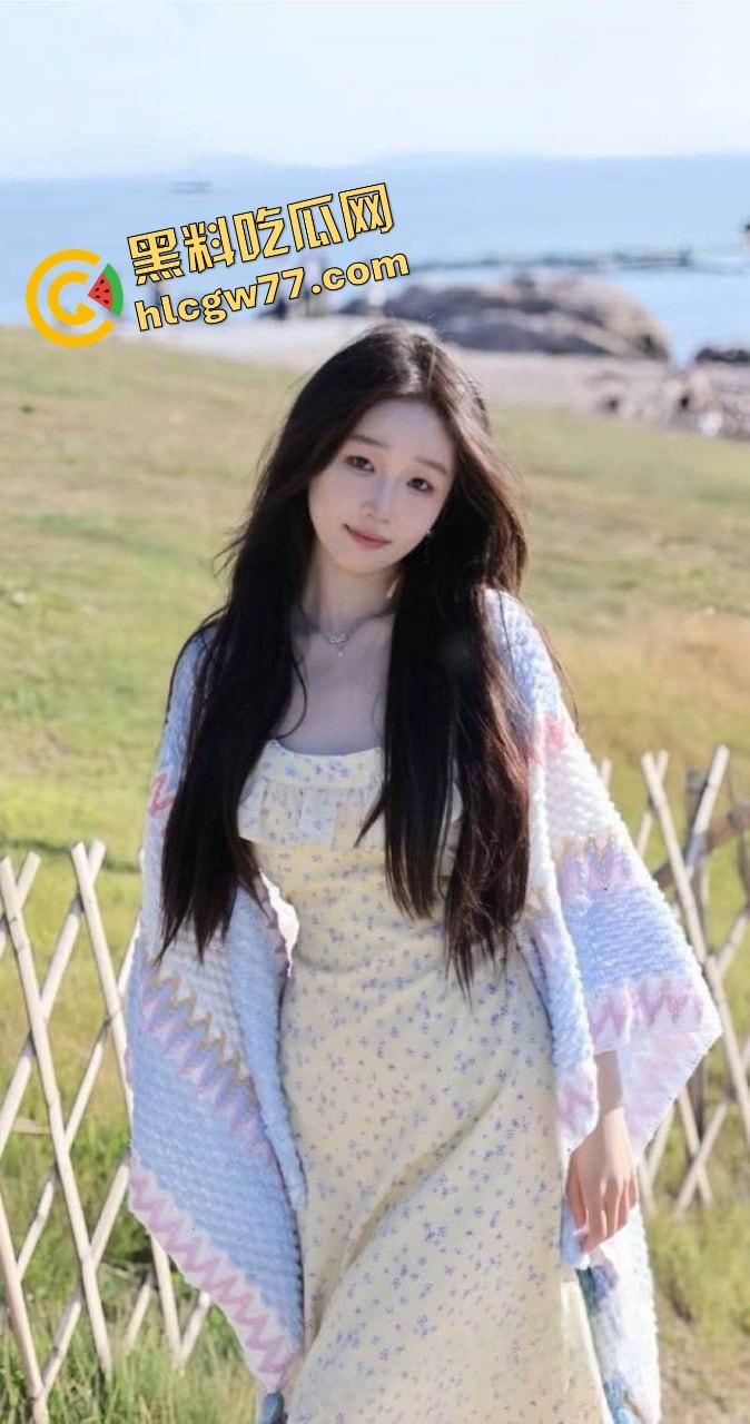 沐川音乐女狗【顾澜音】KTV跪地舔屌爬成狗，全程露脸被轮爆，教书是假被操是真，唱歌只为练喉管！-4