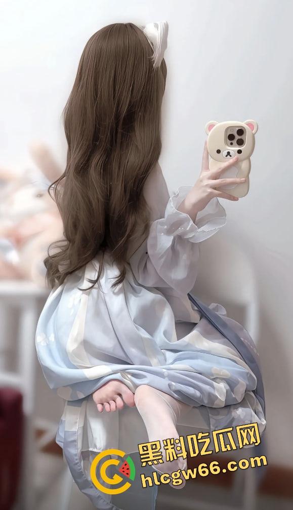 青岛萝莉『小福猫』被金主拽双马尾后入,JK制服诱惑双马尾加攻速,链子拴着叫的跟小猫似的!-9