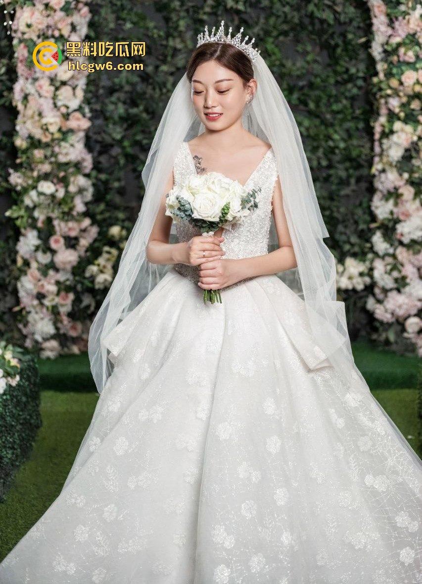 瓜友投稿，高挑气质型人妻【吕雯雯】反差人格喜欢被SM调教，为人妻后更不掩饰。-6