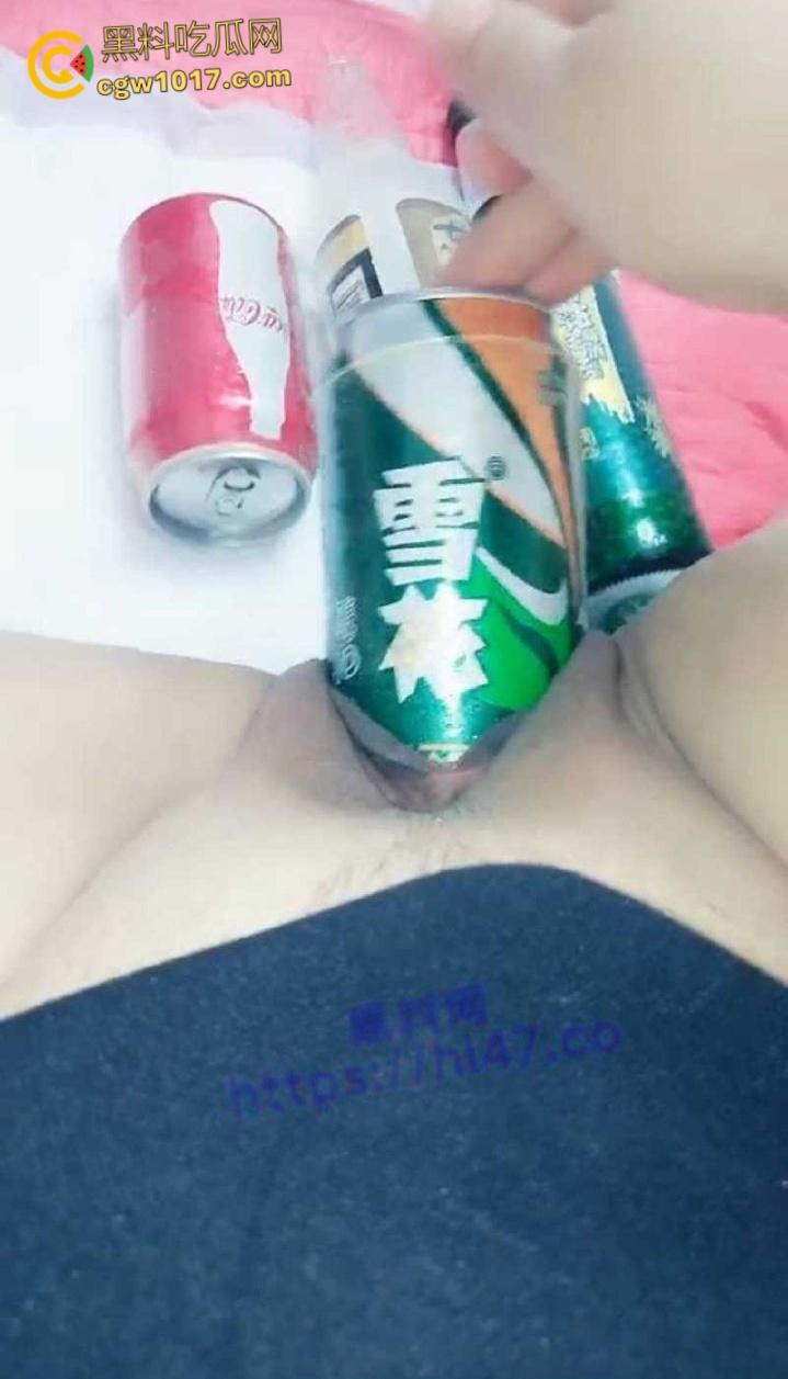 国产女主播的直播虐逼，极限扩阴展示粉嫩宫腔，各种瓶子都往自己骚逼里怼，雪花出多少我青岛加一倍！-5