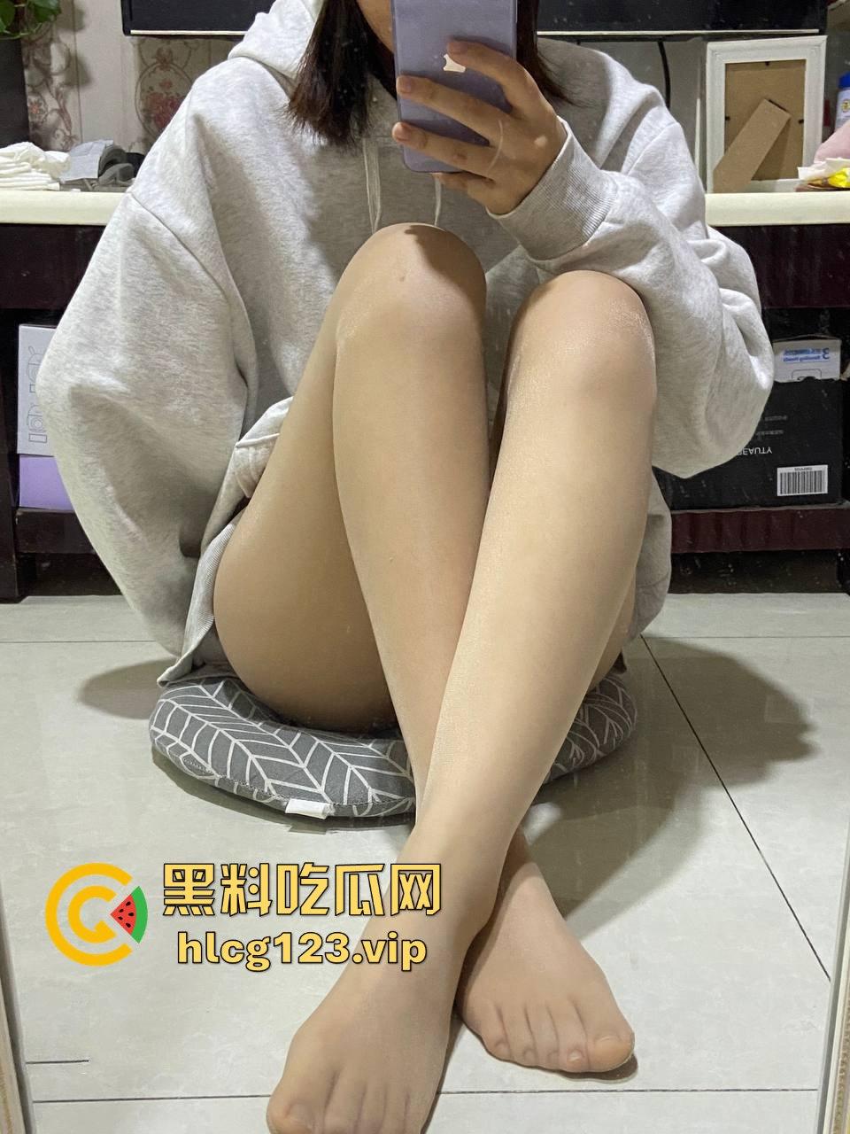 汕头大学约炮门！05年肉丝小学妹被体育生狂插，甜美叫声勾魂，男友干不动的被学长操翻！-10