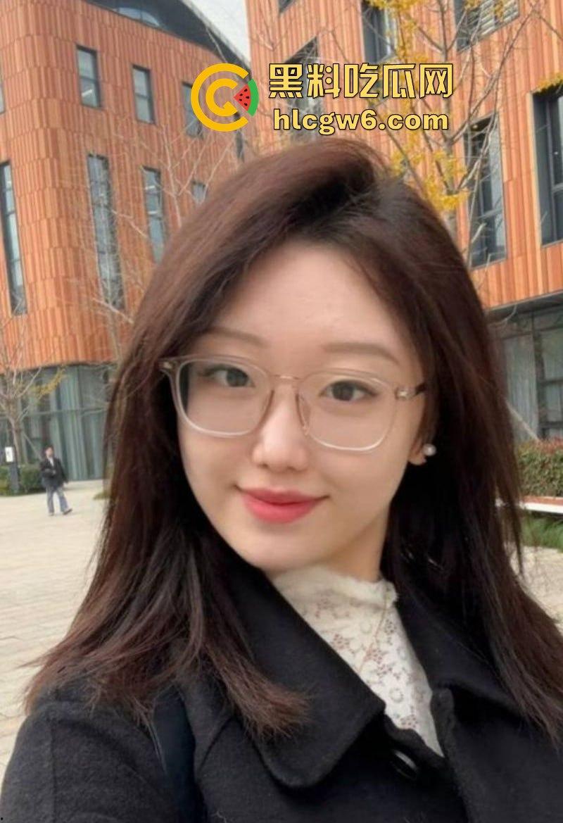 CSGO职业选手【宙斯Zeus】玩疯了，上海约炮大连工业大学黄婷后，转战东南亚开淫趴，女粉丝被当狗溜！-11