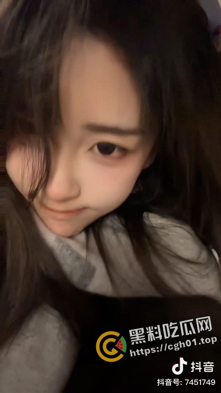 开盒LPL知名主持人【RITA】！开奔驰 喝战马 电竞椅上日rita 电竞少年的女神个人信息大曝光-9