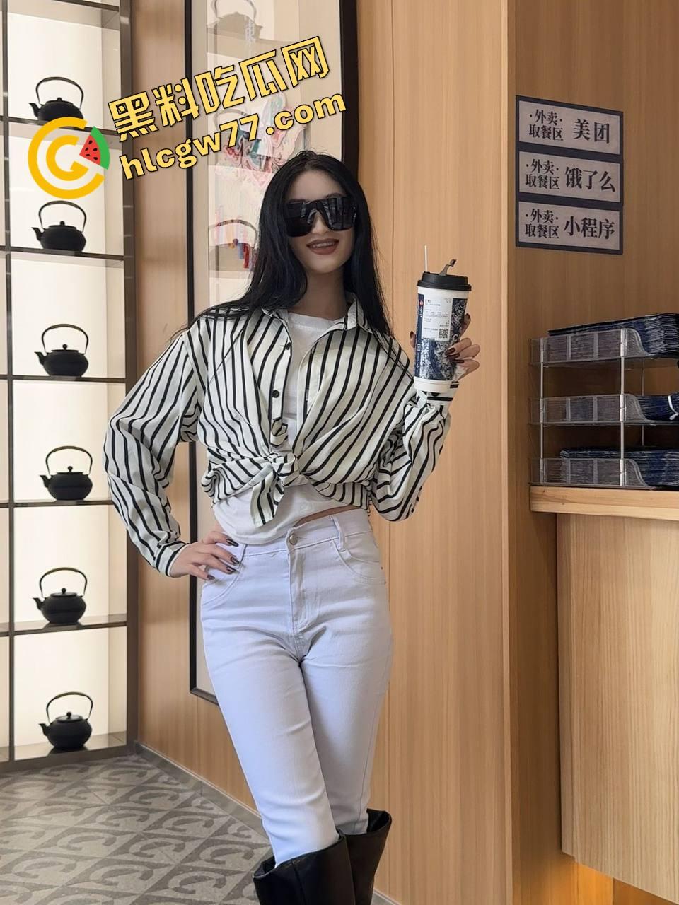 南湖师范小萝莉大开杀戒,粉嫩小穴被操到流浆,精液顺着腿根滑下双马尾一甩就让人忍不住冲上去狂干!-6