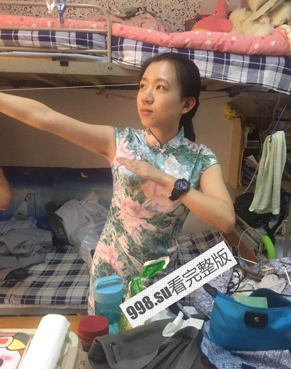 你上王者我上你！青岛反差淫娃谢梦娜约炮不忘和男友开黑玩王者！-2