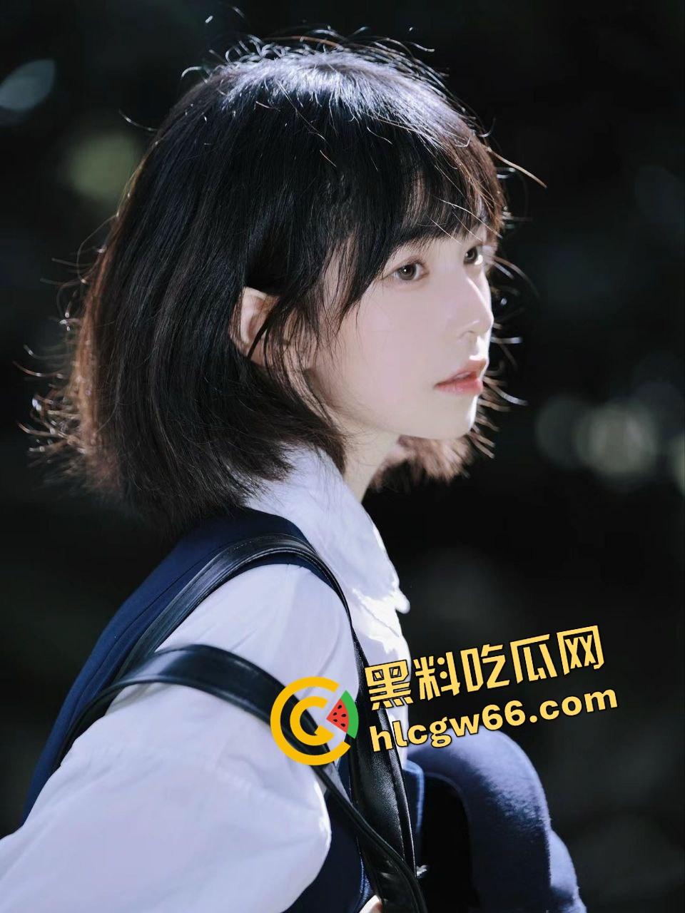 深圳大学『周淑馨』大学还没毕业就玩3P绿帽局,男友兴奋看女友被兄弟打桩,奶子抓到变形爽到翻白眼!-3