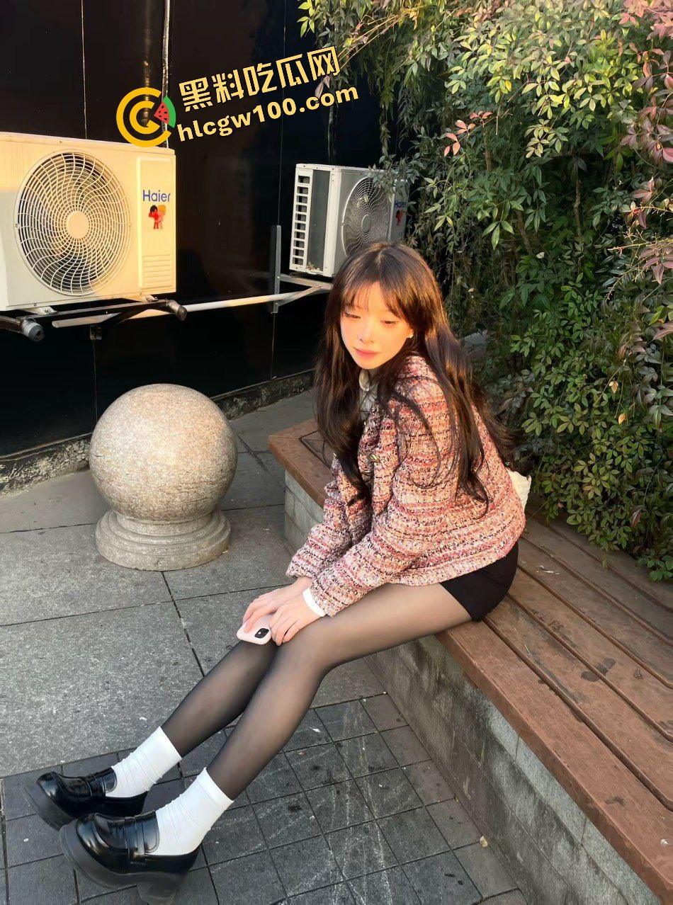 黄冈拜金甜妹黑丝御姐反差骚鸡『杨雨』大哥豪车内摸奶抠逼 酒店全裸后入冲刺骚逼!独家曝光流出!-4