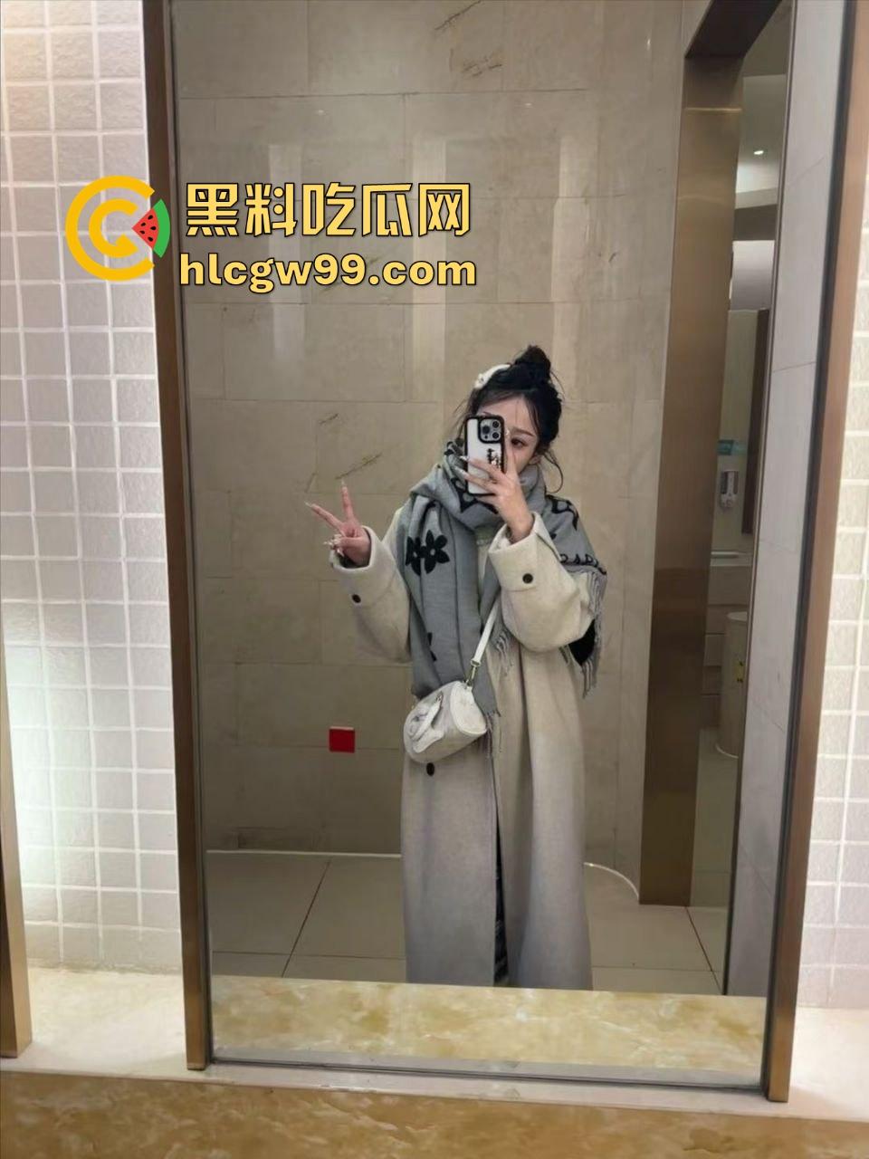 偷拍技术天花板，山西哥们跟踪前女友开房，全程偷拍她和现男友翻云覆雨，角度刁钻精准到像开了透视挂！-3